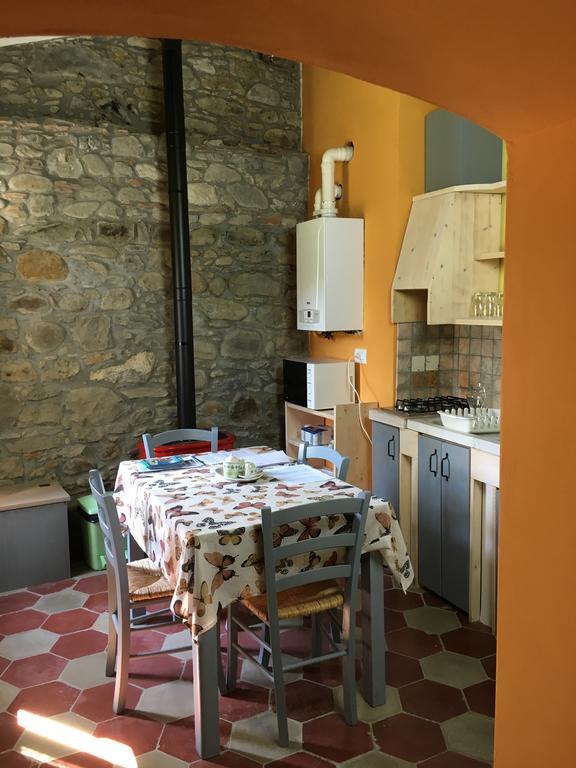 Casa Guido 2- La Porta Delle 5 Terre Lägenhet Beverino Exteriör bild